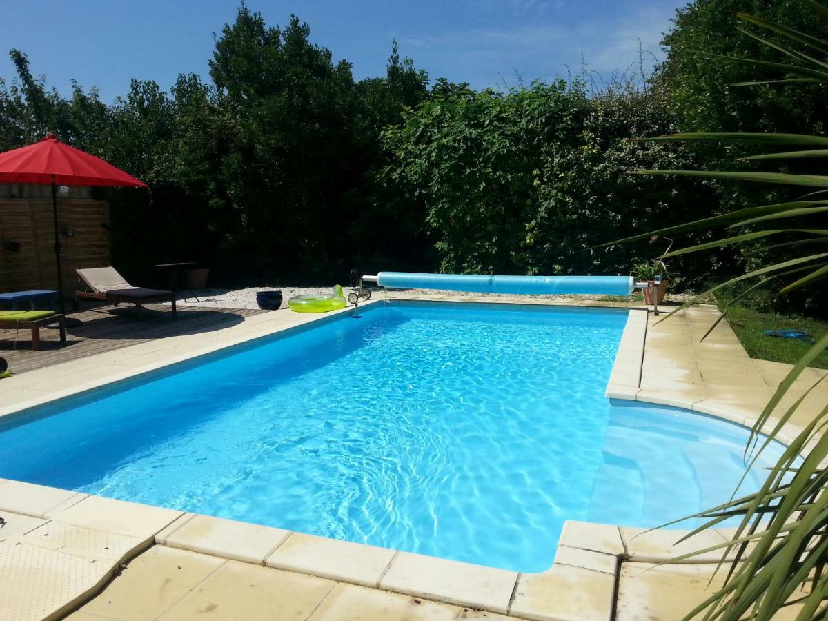 Le Mas des Platanes Entraigues-sur-la-Sorgue Exterior foto